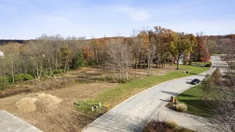 746 Cirque Dr, Crown Point, IN 46307 photo 2