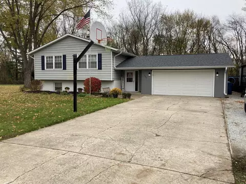 205 Weblos Trl, Valparaiso, IN 46385 photo 2