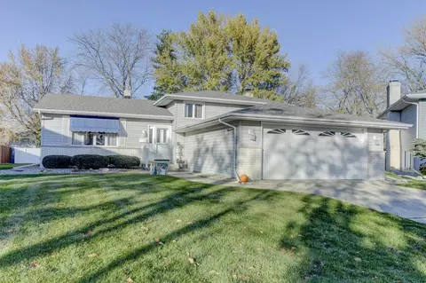 519 Cedar Ct, Munster, IN 46321 photo 2