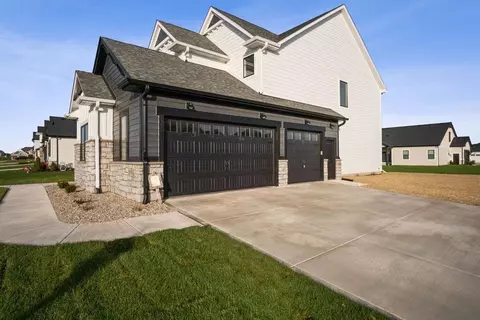 10045 White Jasmine Dr, Saint John, IN 46373 photo 9