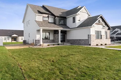 10045 White Jasmine Dr, Saint John, IN 46373 photo 3