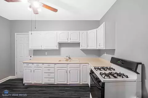 1725 Davis Ave, Whiting, IN 46394 photo 8