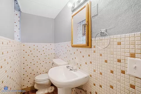 1725 Davis Ave, Whiting, IN 46394 photo 11