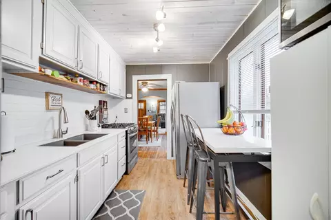 219 N Wiggs St, Griffith, IN 46319 photo 5
