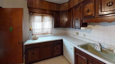 2136 W 19th Ave, Gary, IN 46404 photo 4
