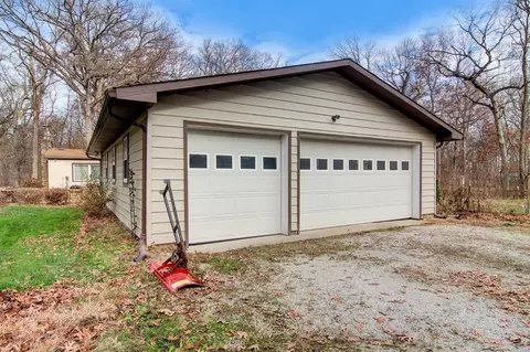 2911 E 153rd Ave, Hebron, IN 46341 photo 2