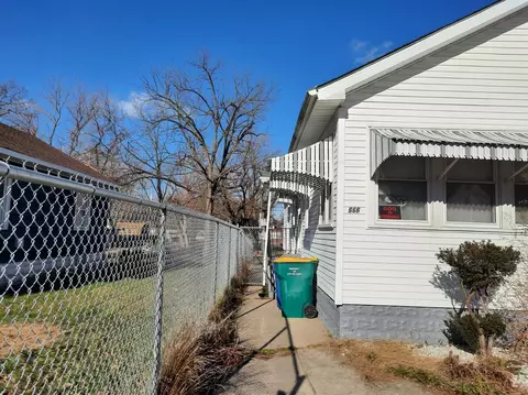666 W 43rd Pl, Gary, IN 46408 photo 2