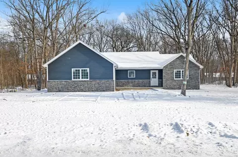 10947 N 555, De Motte, IN 46310 photo 1