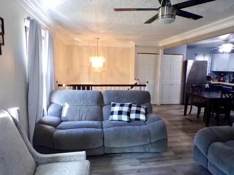 1401 N Dwiggins St, Griffith, IN 46319 photo 7
