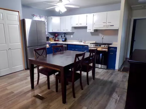 1401 N Dwiggins St, Griffith, IN 46319 photo 3