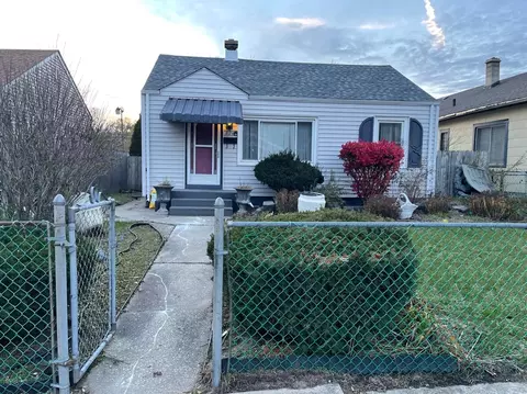 624 Hanley St, Gary, IN 46406 photo 2