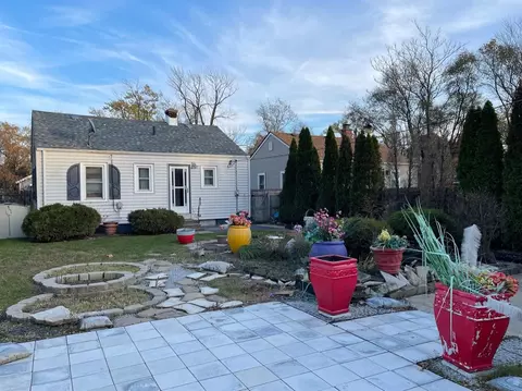 624 Hanley St, Gary, IN 46406 photo 4