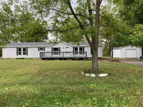 11095 E Nicole Dr, Culver, IN 46511 photo 1
