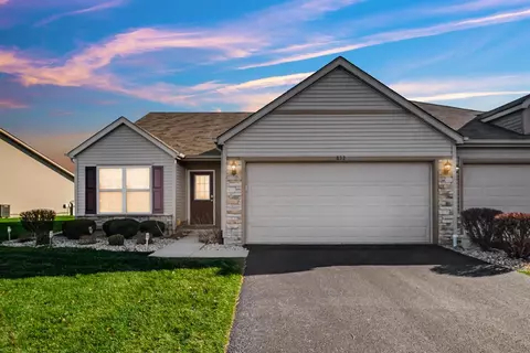 832 Flagstone Dr, Dyer, IN 46311 photo 2