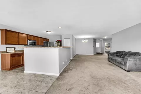 832 Flagstone Dr, Dyer, IN 46311 photo 9