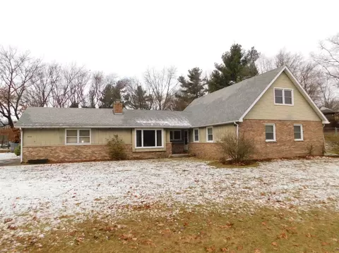 9794 E Rustic Dr, De Motte, IN 46310 photo 1