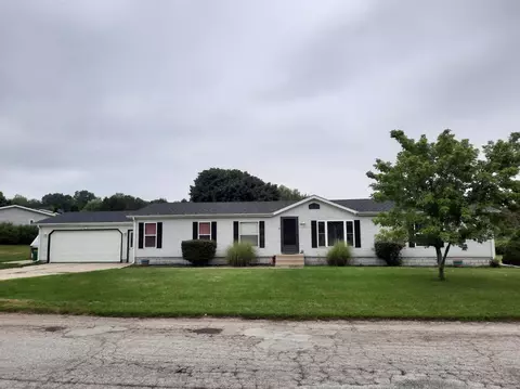1325 E Coachlight Dr, La Porte, IN 46350 photo 1