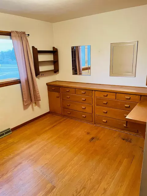 615 N Jay St, Griffith, IN 46319 photo 9