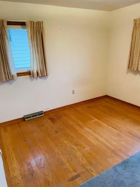 615 N Jay St, Griffith, IN 46319 photo 10