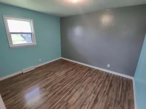 102 E Pearl St, Hamlet, IN 46532 photo 6