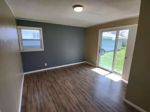 102 E Pearl St, Hamlet, IN 46532 photo 5
