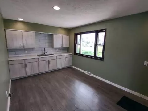 102 E Pearl St, Hamlet, IN 46532 photo 2
