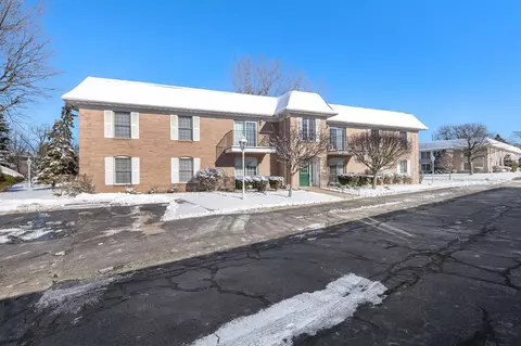 2720 Georgetowne Dr #D1, Highland, IN 46322 photo 2
