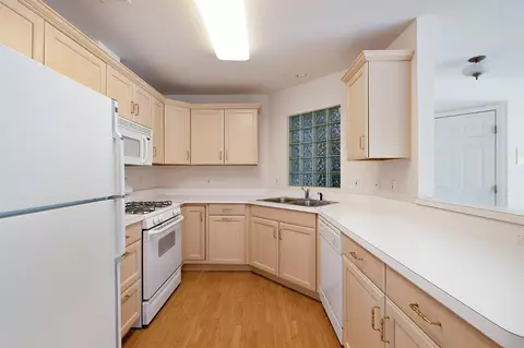 2720 Georgetowne Dr #D1, Highland, IN 46322 photo 12