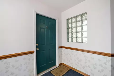 2720 Georgetowne Dr #D1, Highland, IN 46322 photo 5