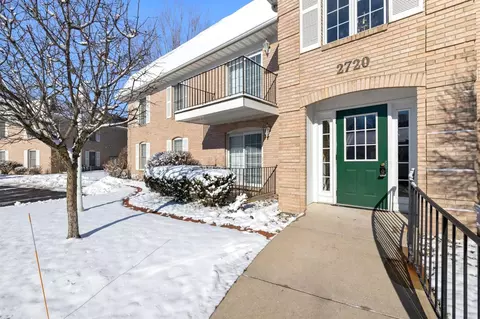 2720 Georgetowne Dr #D1, Highland, IN 46322 photo 3