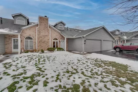1817 Springvale Dr, Crown Point, IN 46307 photo 1