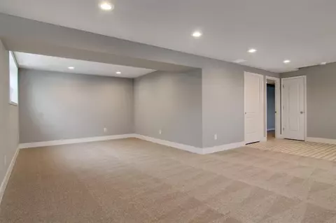7449 Parrish Ave, Hammond, IN 46323 photo 10