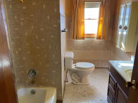 309 Minter Dr, Griffith, IN 46319 photo 5