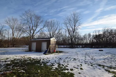 705-707 Carla Dr, Chesterton, IN 46304 photo 3