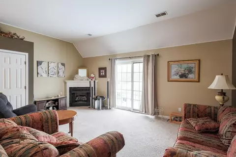 2640 Georgetowne Dr #D2, Highland, IN 46322 photo 5