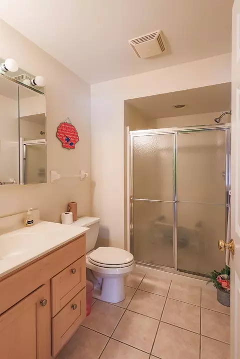 2640 Georgetowne Dr #D2, Highland, IN 46322 photo 9