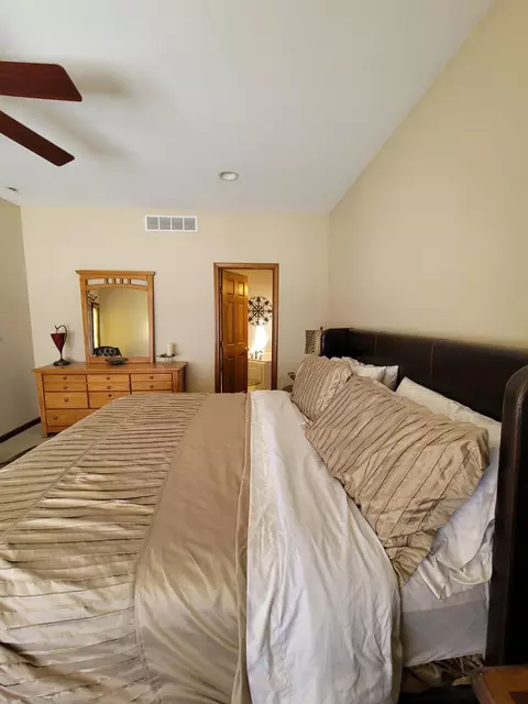 1005 Doe Path Ln, Crown Point, IN 46307 photo 15
