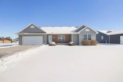 303 Juniper St, De Motte, IN 46310 photo 2
