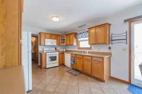 303 Juniper St, De Motte, IN 46310 photo 14