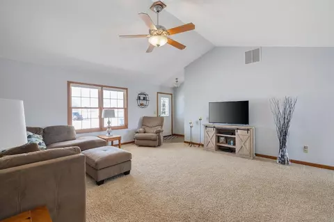 303 Juniper St, De Motte, IN 46310 photo 5
