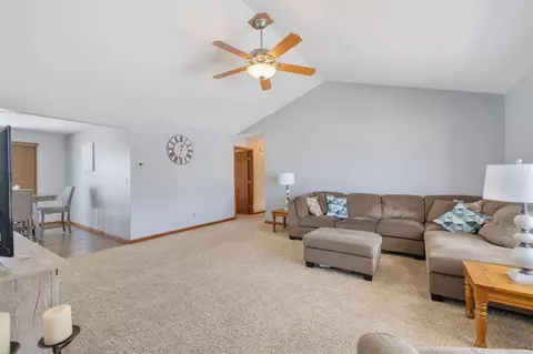 303 Juniper St, De Motte, IN 46310 photo 4