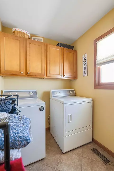 303 Juniper St, De Motte, IN 46310 photo 18