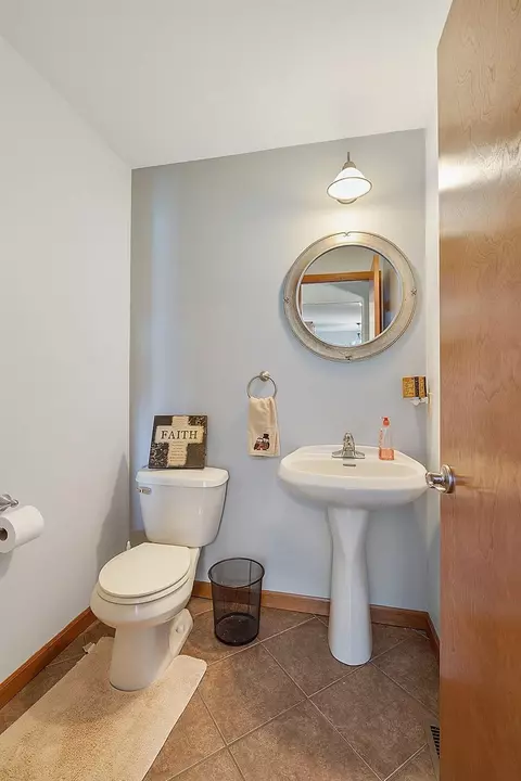 303 Juniper St, De Motte, IN 46310 photo 17
