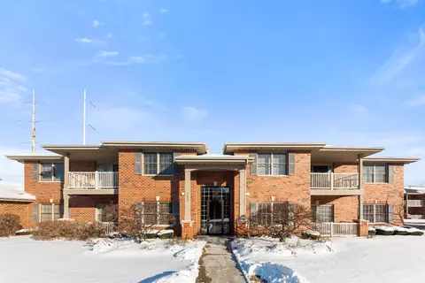 537 Cambridge Ct #1D, Munster, IN 46321 photo 1