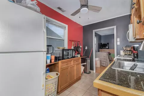 8105 Robertson Pl, Highland, IN 46322 photo 5