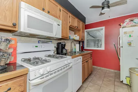 8105 Robertson Pl, Highland, IN 46322 photo 4