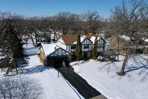 9878 W Oakridge Dr, Saint John, IN 46373 photo 1