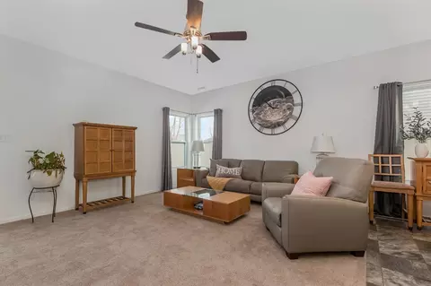 1173 Sawgrass Dr, Griffith, IN 46319 photo 11