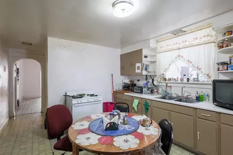10352 S Avenue L, Chicago, IL 60617 photo 8