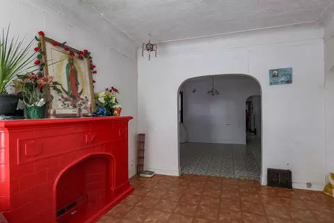 10352 S Avenue L, Chicago, IL 60617 photo 3